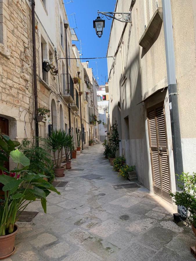 Fiori Catene Tra Le Torri Conversano