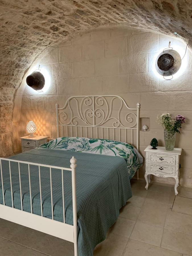 Fiori Catene Tra Le Torri * Conversano